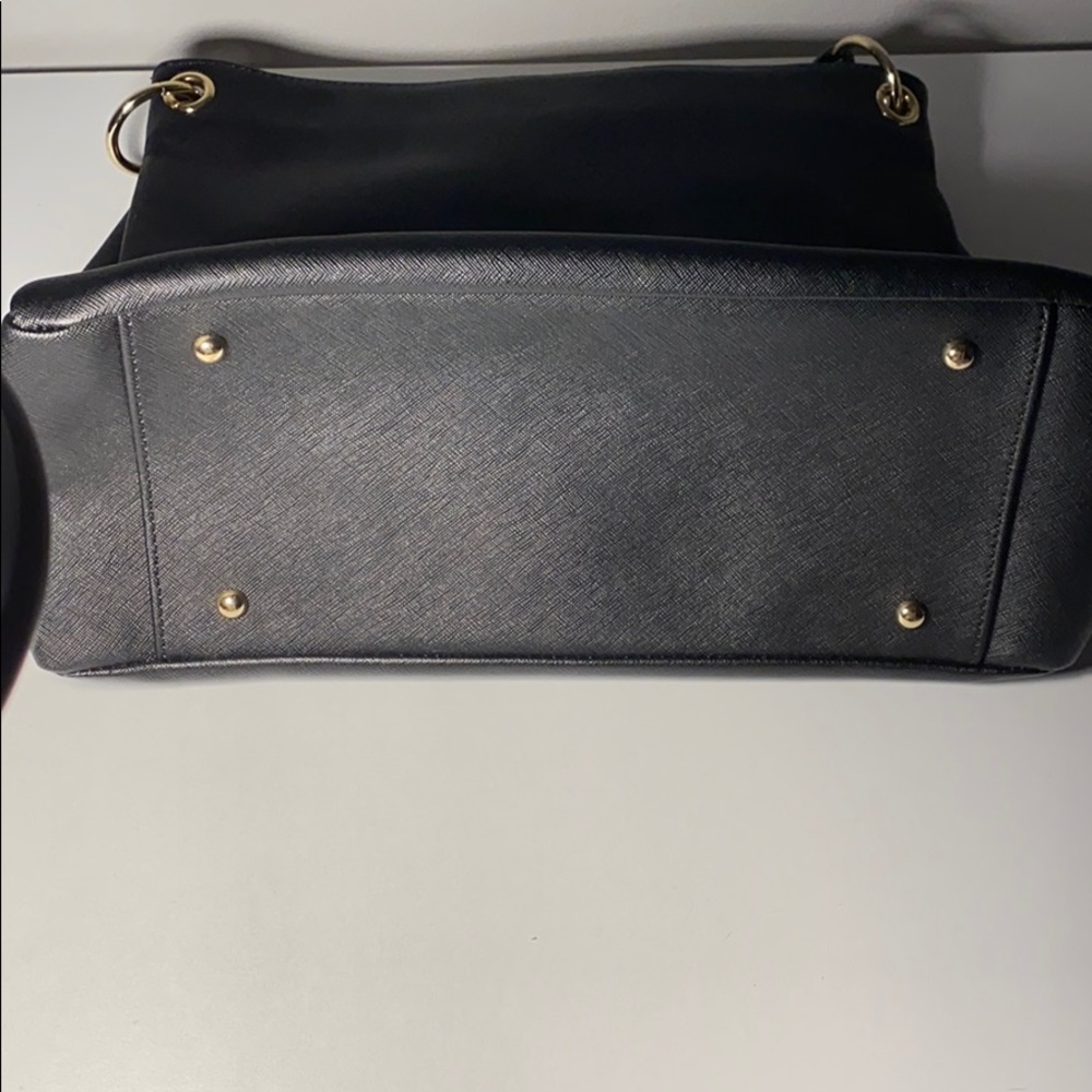 Calvin Klein Shoulder Tote Bag - Picture 2 of 4